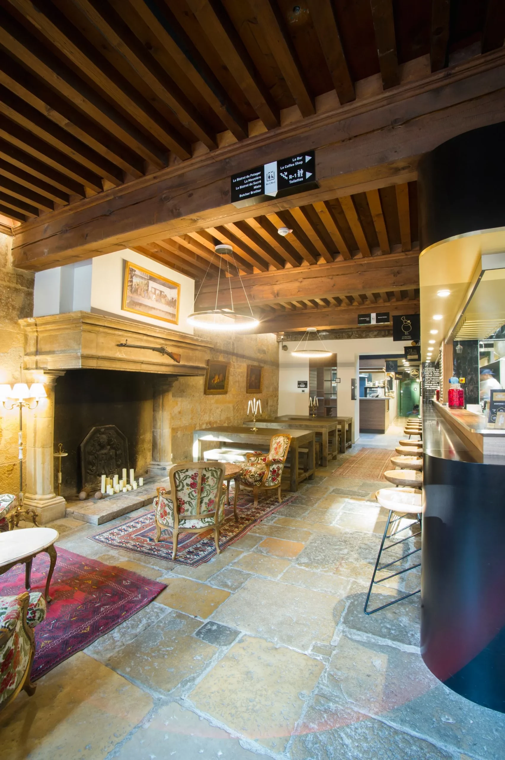 Rénovation de la tour rose food traboule à Lyon par 2B-Groupe