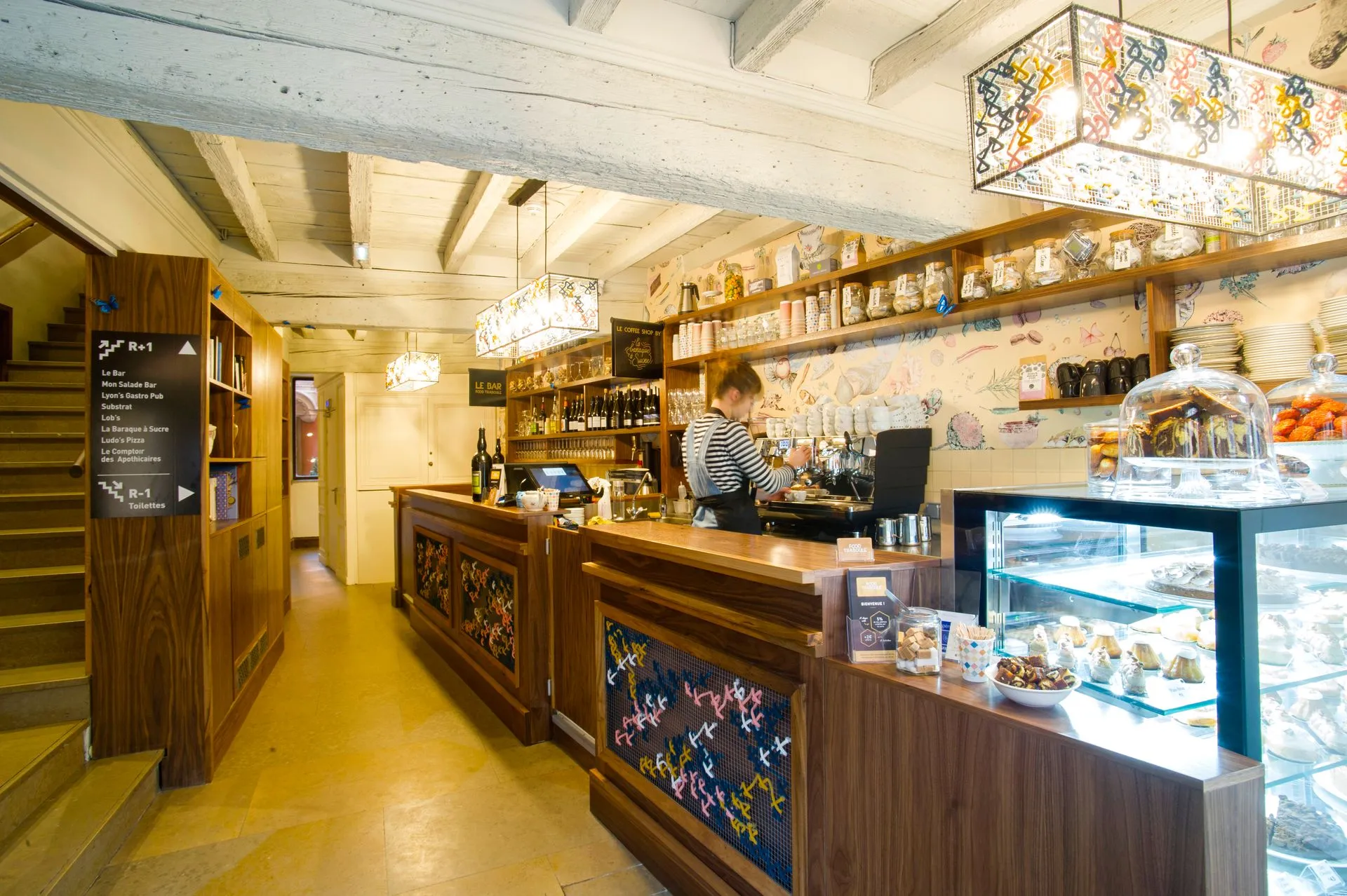 Rénovation de la tour rose food traboule à Lyon par 2B-Groupe