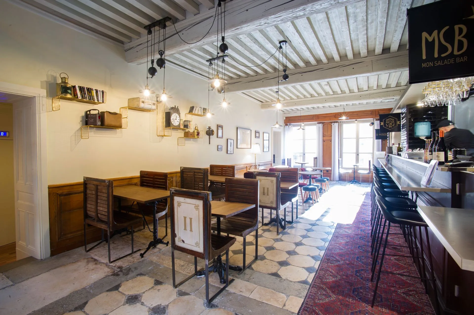 Rénovation de la tour rose food traboule à Lyon par 2B-Groupe