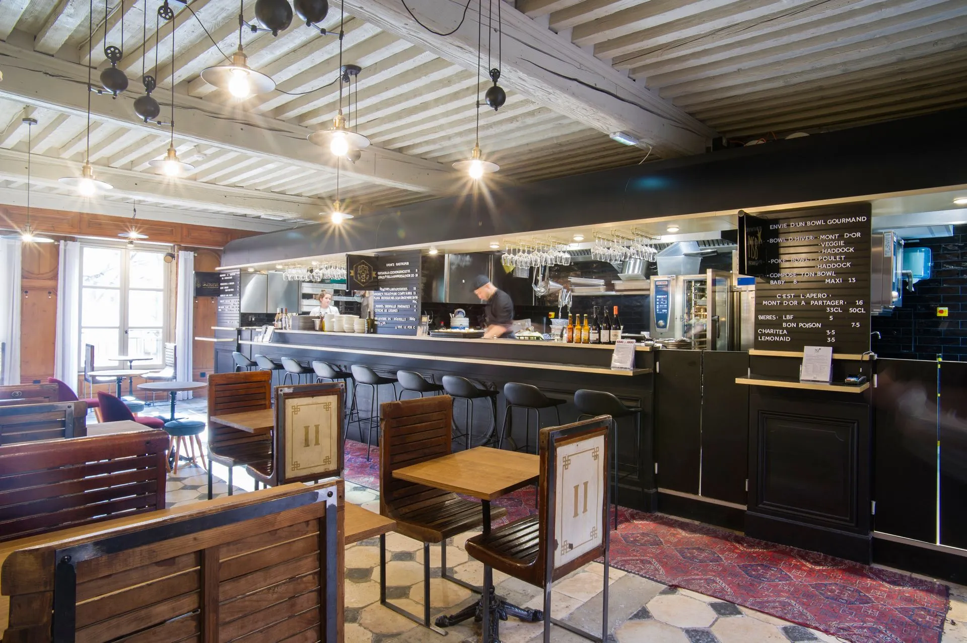 Rénovation de la tour rose food traboule à Lyon par 2B-Groupe