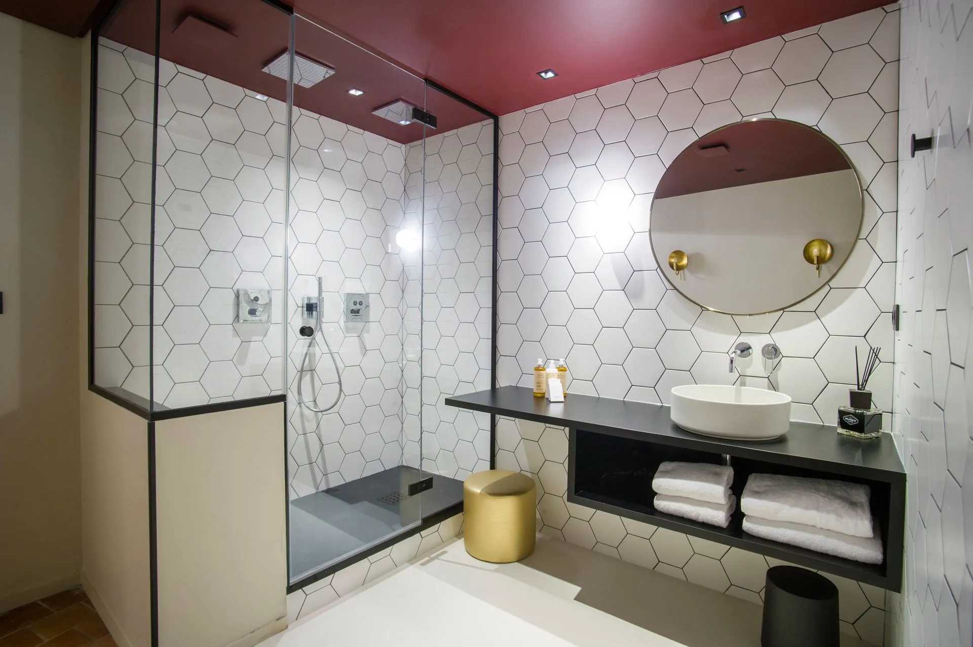 Rénovation de la tour rose food traboule à Lyon par 2B-Groupe