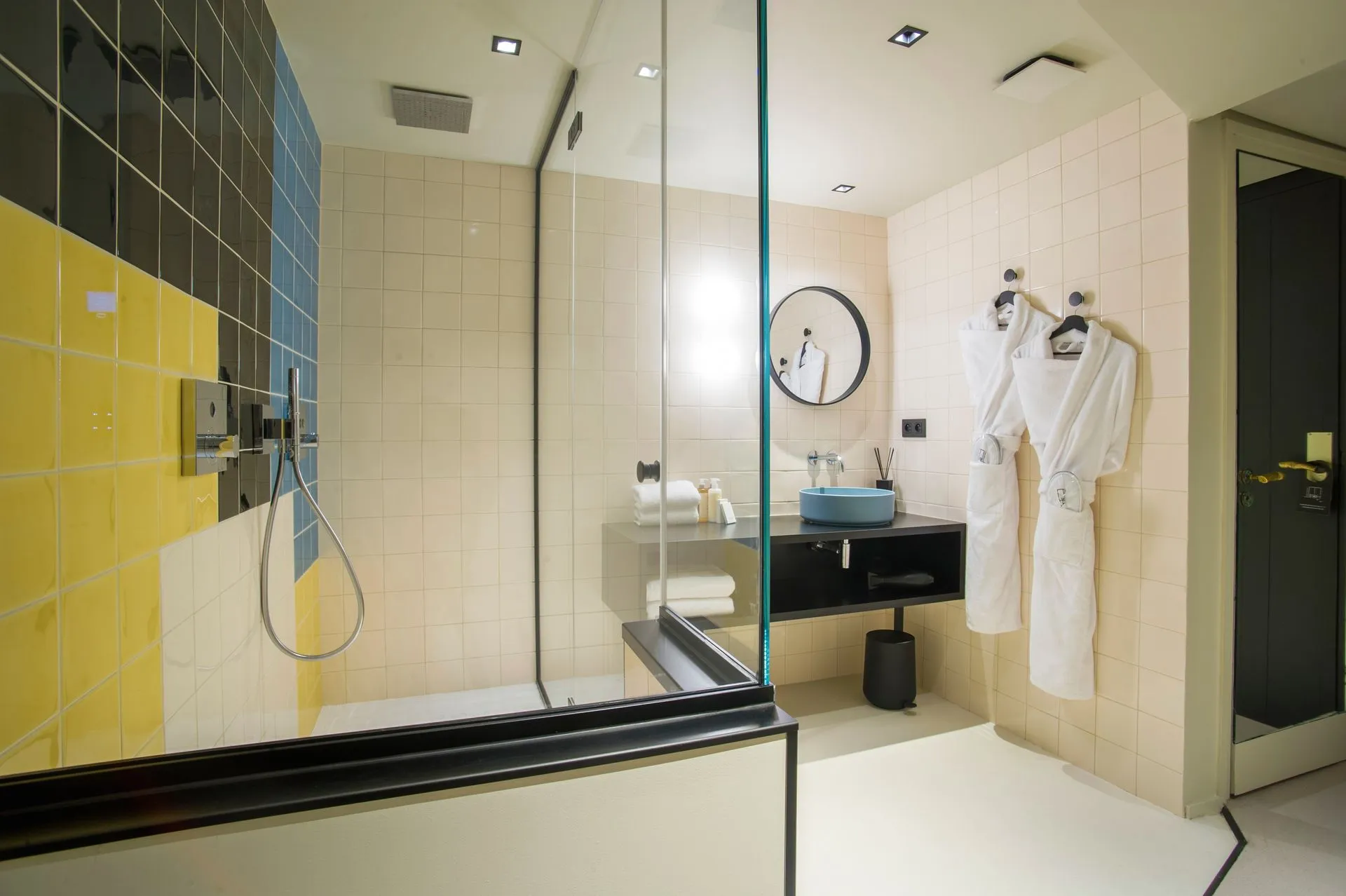 Rénovation de la tour rose food traboule à Lyon par 2B-Groupe