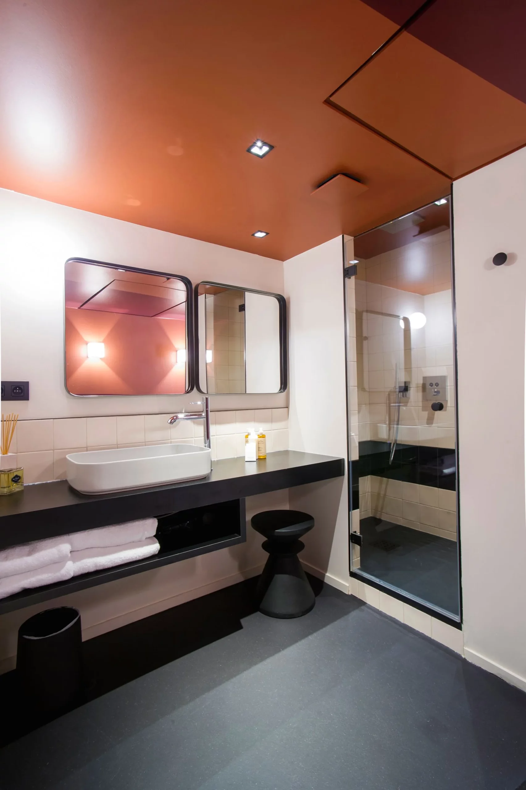 Rénovation de la tour rose food traboule à Lyon par 2B-Groupe