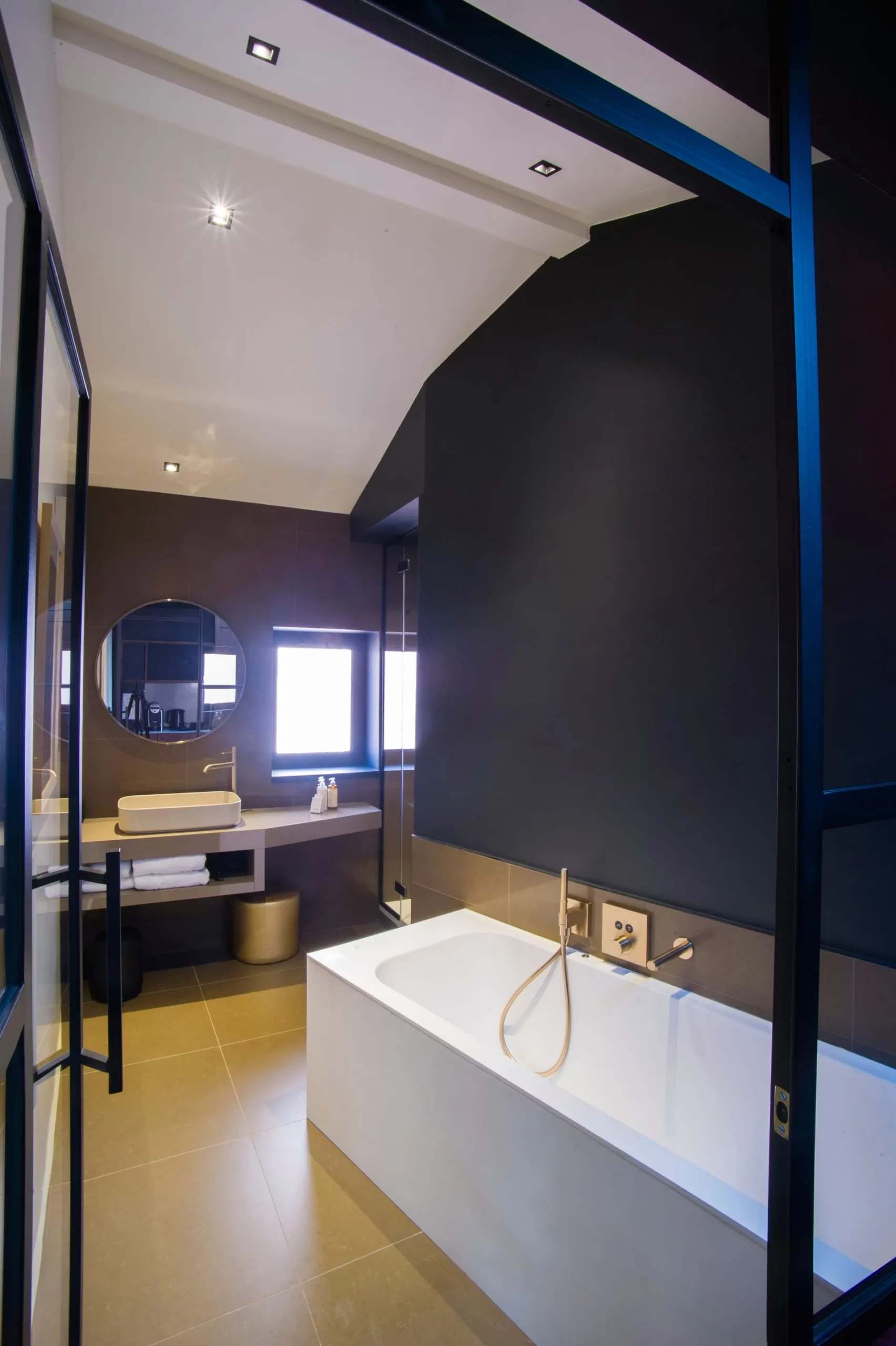 Rénovation de la tour rose food traboule à Lyon par 2B-Groupe