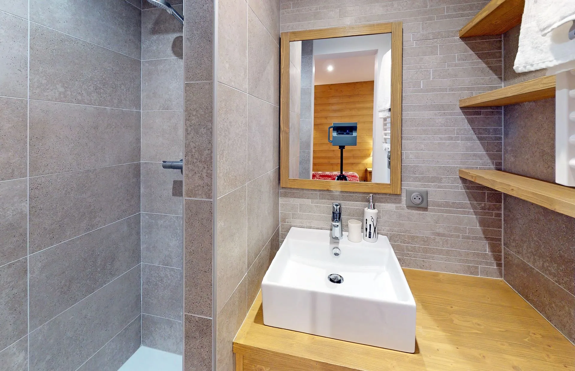 Rénovation et transformation de studios en appartement à Lyon par 2B-Groupe