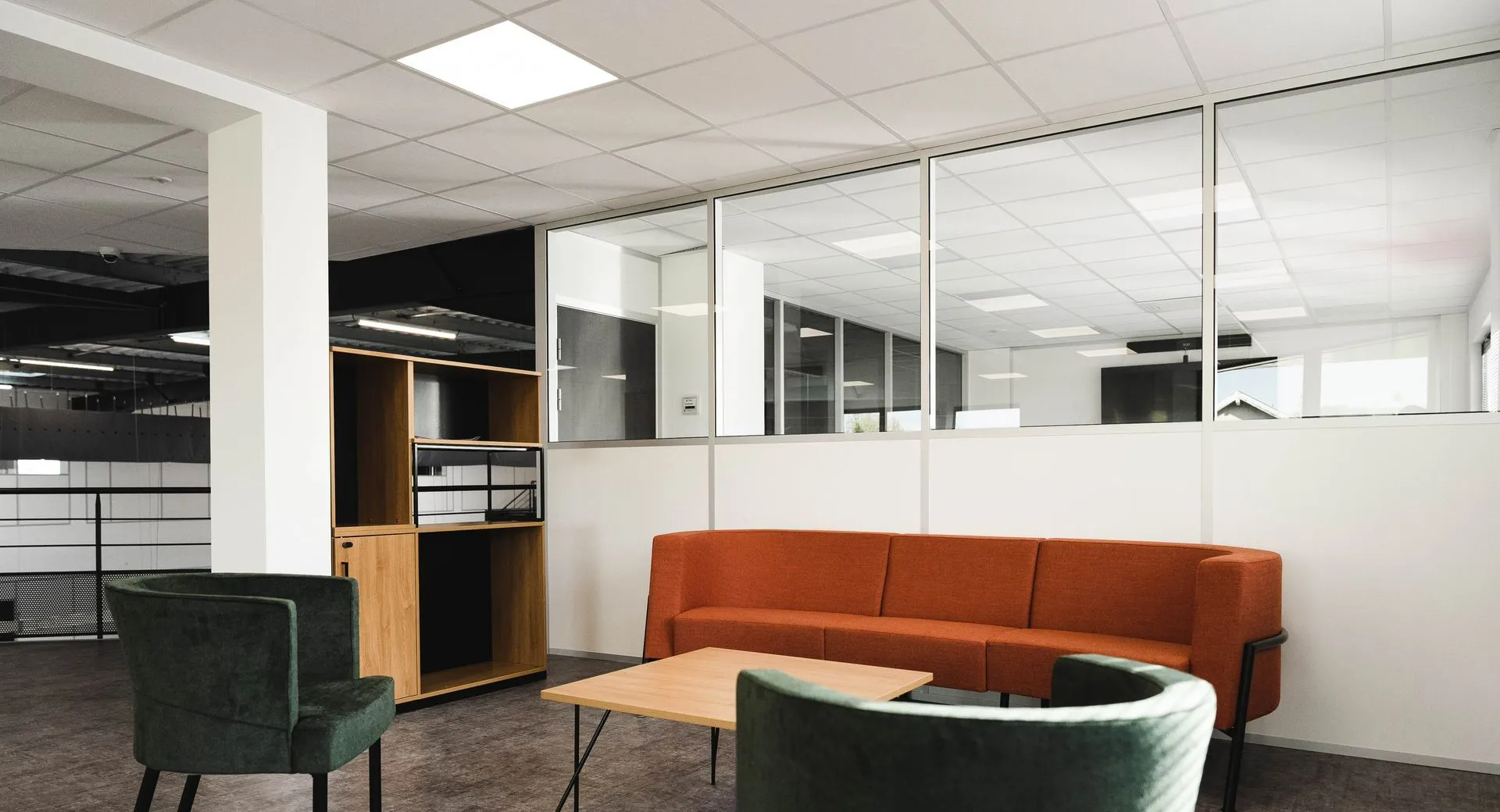 Aménagement de bureaux d'usine à Lyon par 2B-Groupe