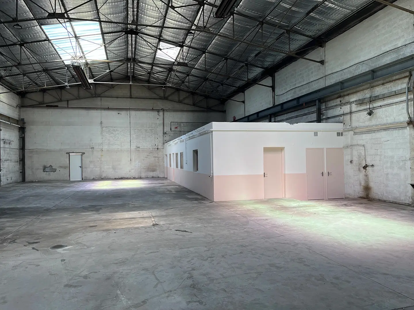 2B-groupe-renovation-amenagement-interieur-entrepot